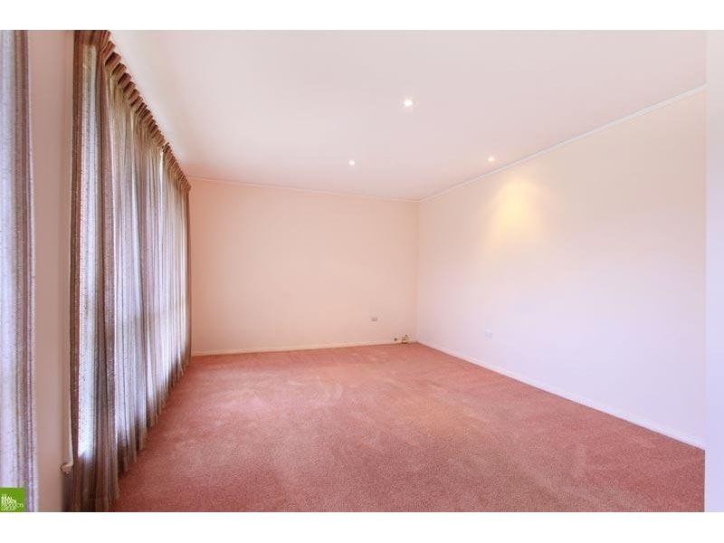 6 St Johns Avenue, Mangerton NSW 2500