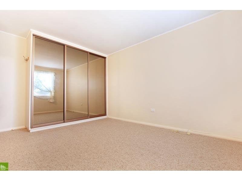 6 St Johns Avenue, Mangerton NSW 2500