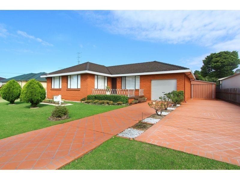 15 Greenacre Road, Wollongong NSW 2500