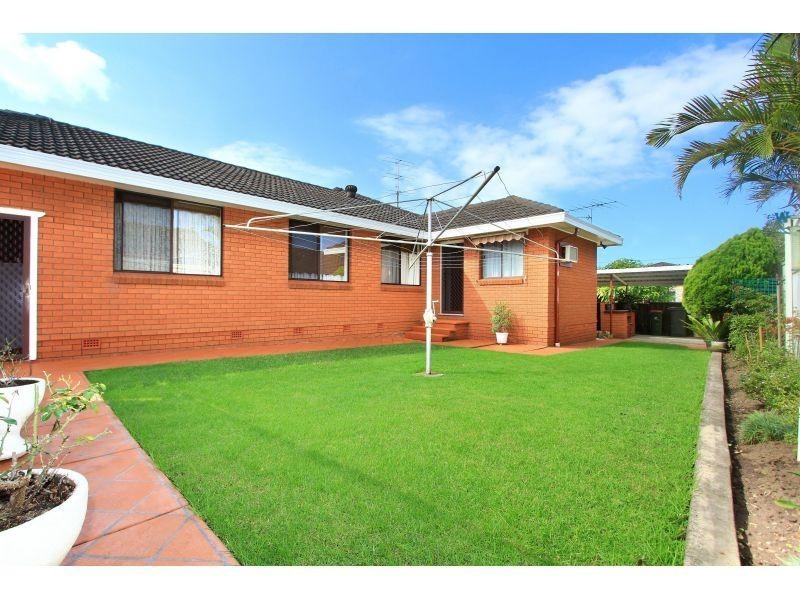 15 Greenacre Road, Wollongong NSW 2500
