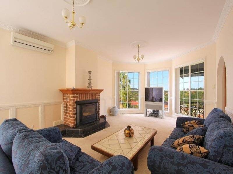 12 Lambertia Place, Cordeaux Heights NSW 2526
