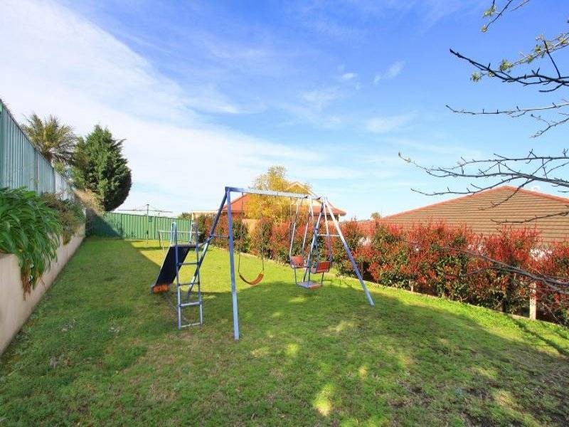 12 Lambertia Place, Cordeaux Heights NSW 2526