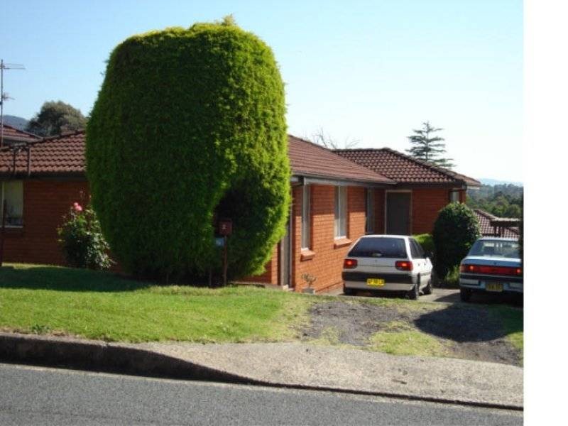 2/16 Edmund Avenue, Figtree NSW 2525