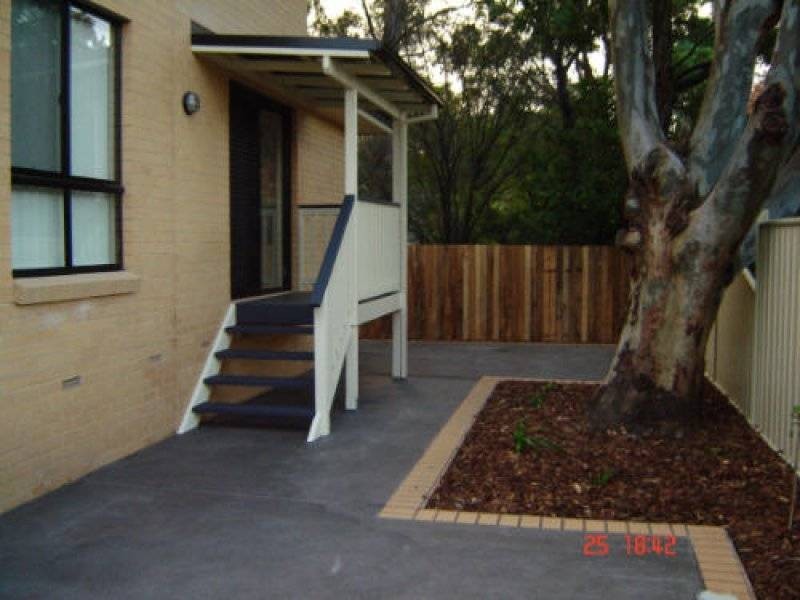 2/17 Railway Crescent, Wollongong North NSW 2500