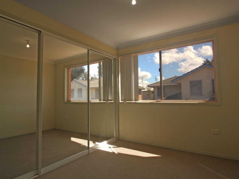 10/12 Lake Parade, Corrimal NSW 2518