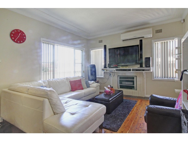 18 Todd Street, Warrawong NSW 2502