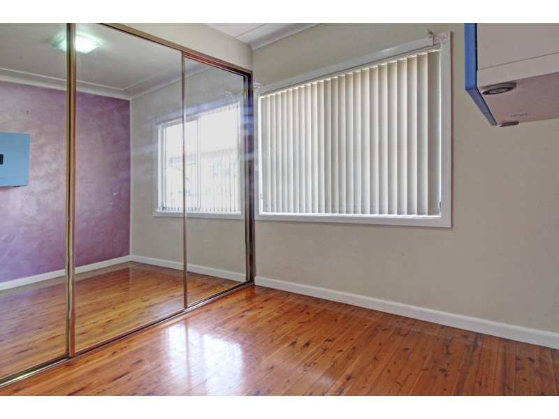 18 Todd Street, Warrawong NSW 2502