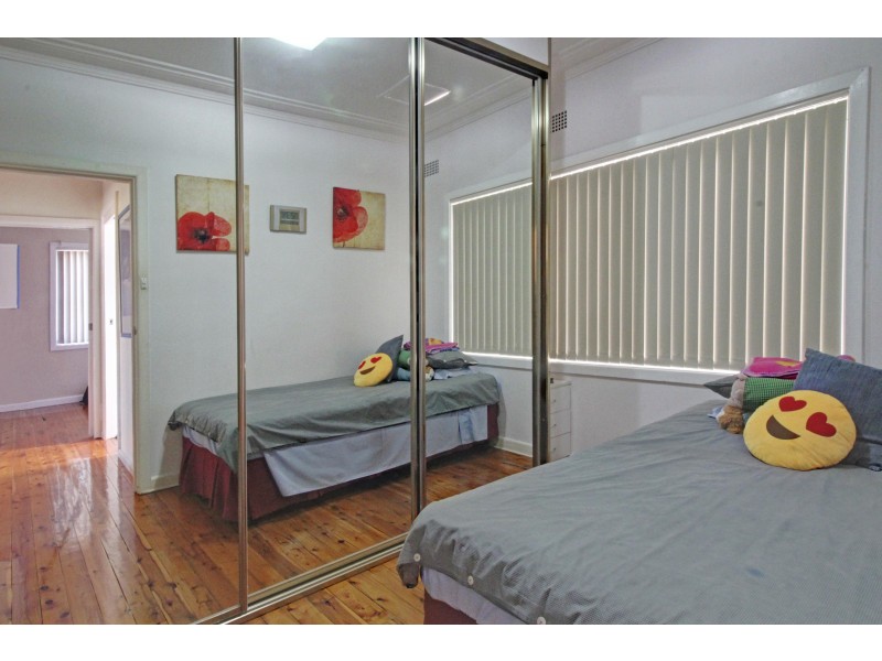 18 Todd Street, Warrawong NSW 2502