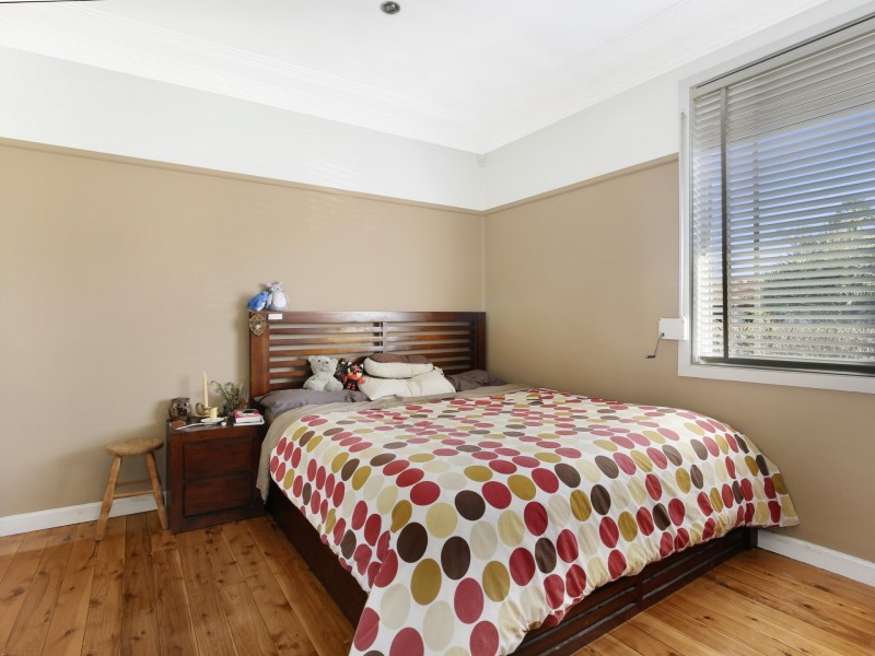 267 Flagstaff Road, Lake Heights NSW 2502