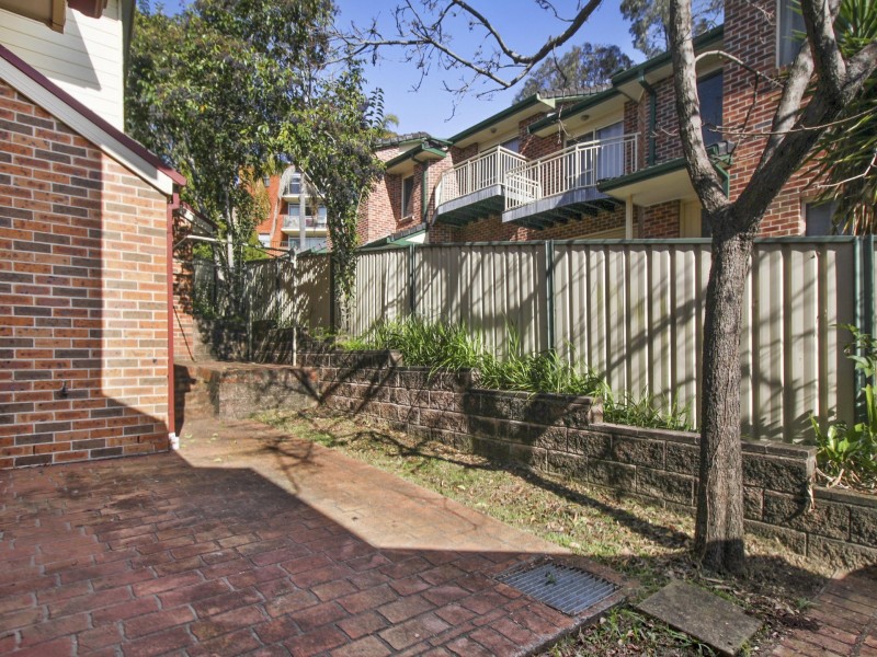 2/12 Woodlawn Avenue, West Wollongong NSW 2500