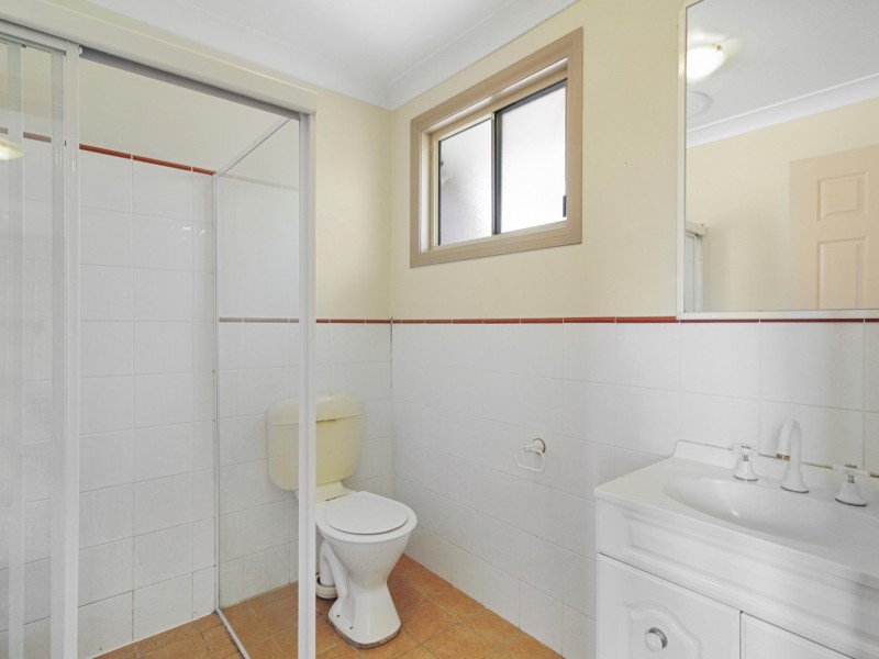 2/12 Woodlawn Avenue, West Wollongong NSW 2500