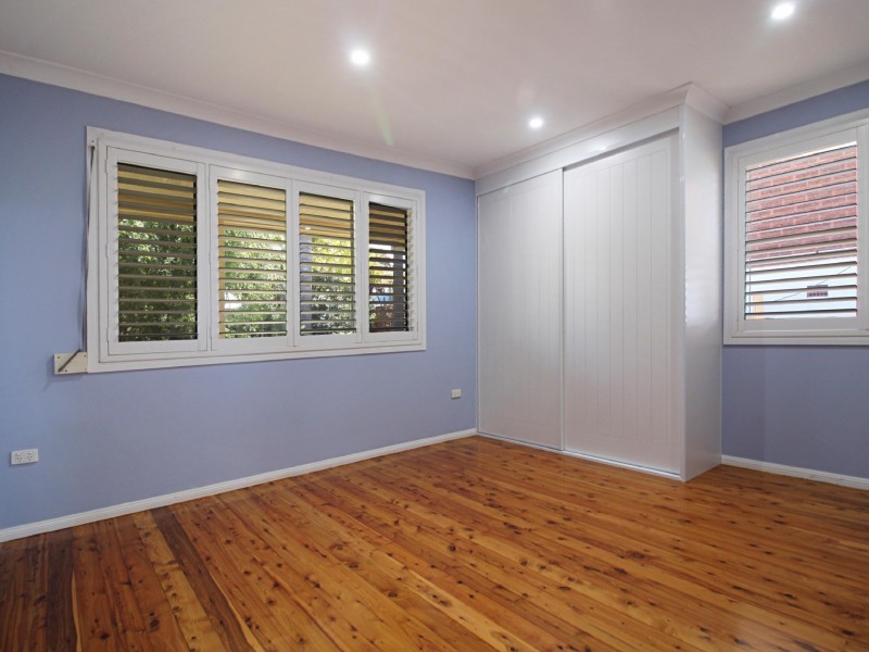 263 Flagstaff Road, Lake Heights NSW 2502