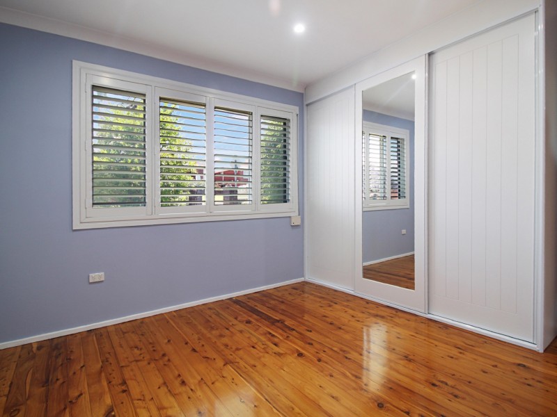 263 Flagstaff Road, Lake Heights NSW 2502