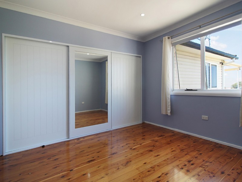 263 Flagstaff Road, Lake Heights NSW 2502