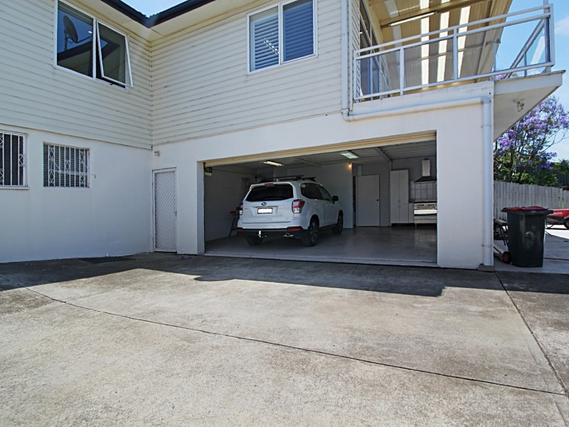 263 Flagstaff Road, Lake Heights NSW 2502