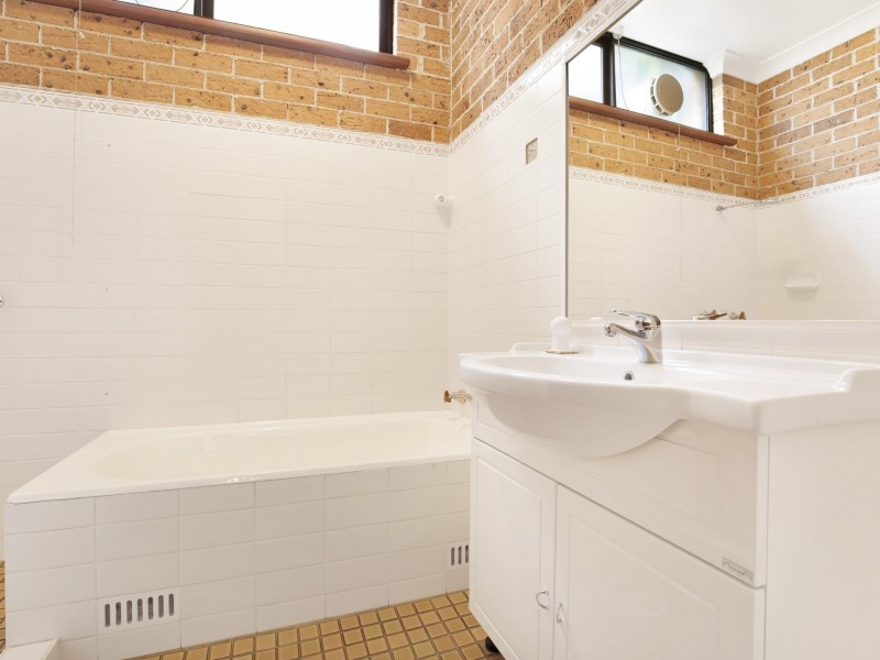 40 Hilltop Avenue, Wollongong NSW 2500