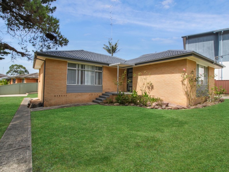 37 Loftus Drive, Barrack Heights NSW 2528