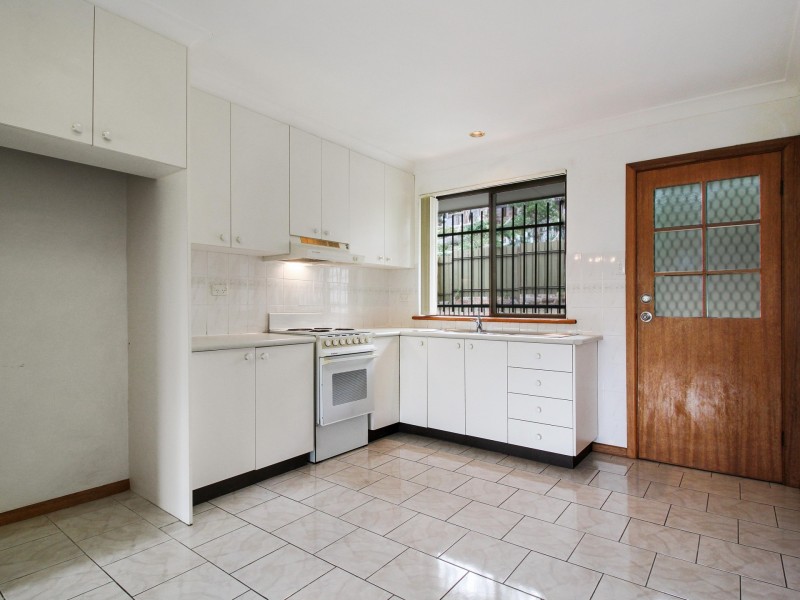 2/32 Robertson Street, Coniston NSW 2500