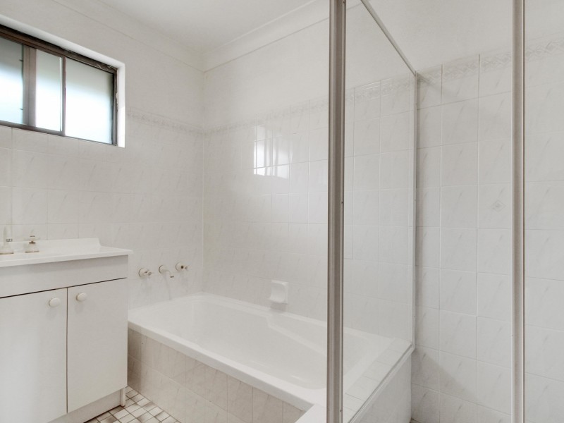 2/32 Robertson Street, Coniston NSW 2500