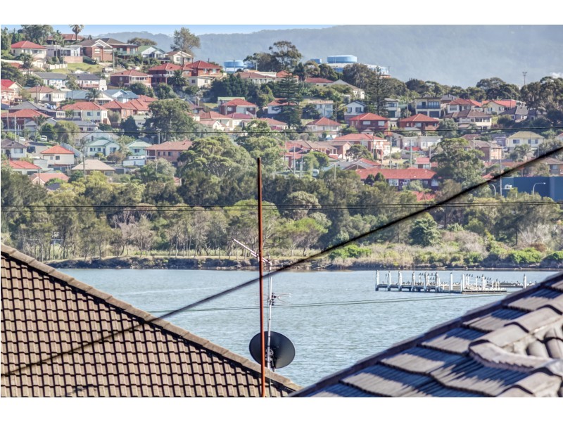 2/9 Illowra Crescent, Primbee NSW 2502