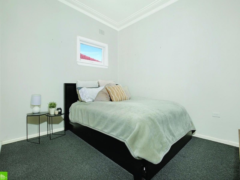 6 Grasmere Street, Mount Saint Thomas NSW 2500