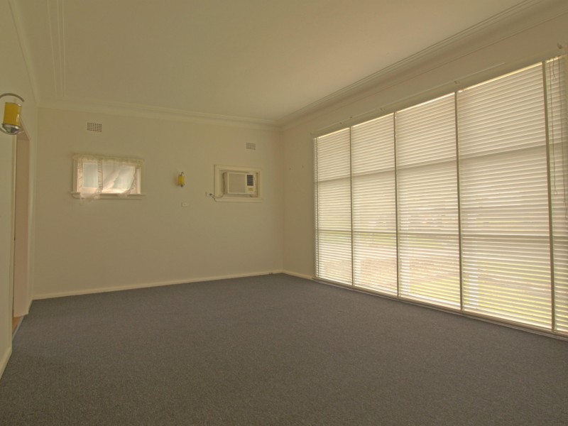 6 Grasmere Street, Mount Saint Thomas NSW 2500
