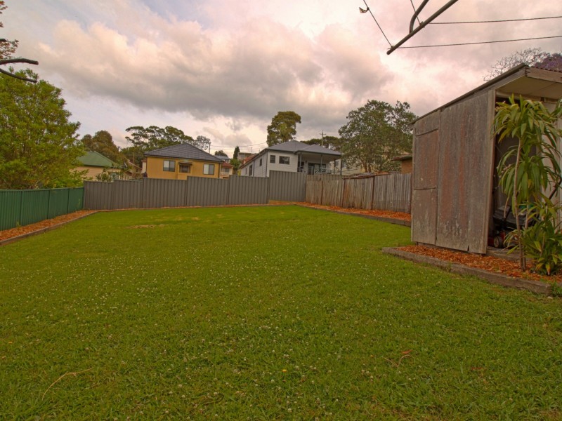 6 Grasmere Street, Mount Saint Thomas NSW 2500