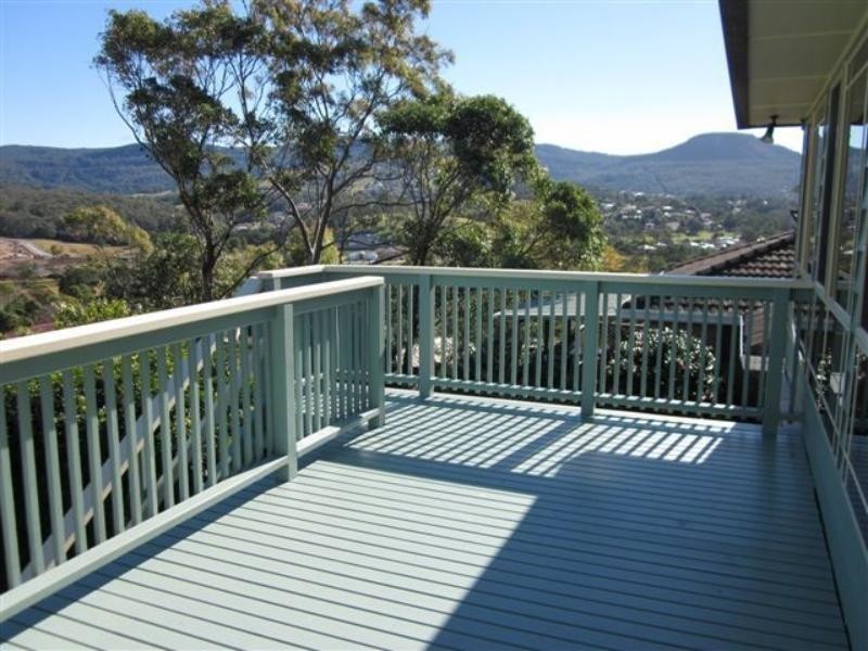 8 White Place, Figtree NSW 2525