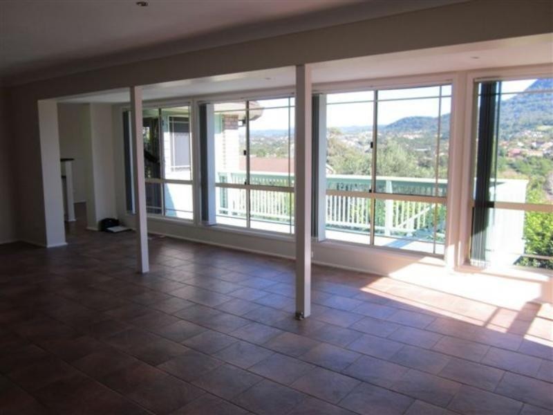 8 White Place, Figtree NSW 2525