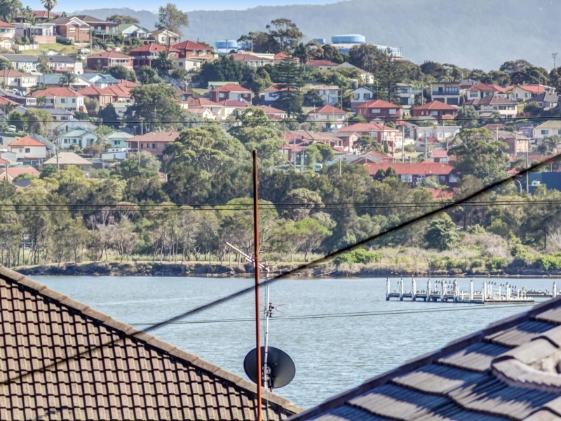 9 Illowra Crescent, Warrawong NSW 2502