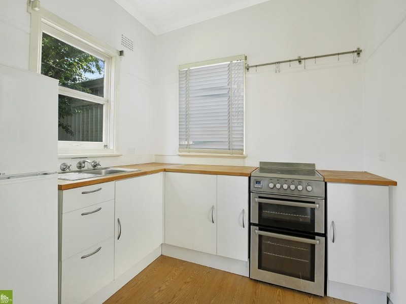 6 Grasmere  Street, Mount Saint Thomas NSW 2500