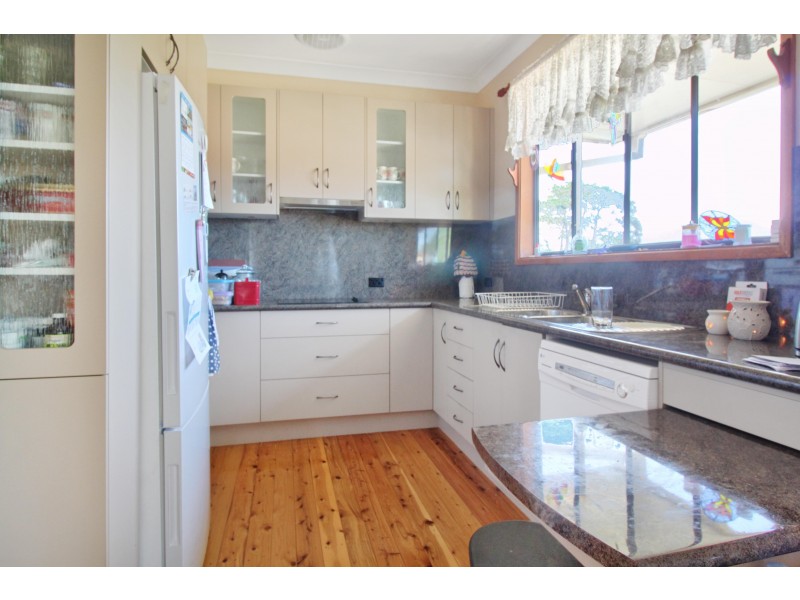 36 Tait Avenue, Kanahooka NSW 2530