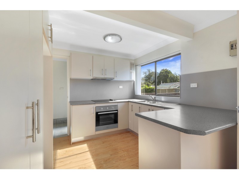 6/96 Central Road, Unanderra NSW 2526