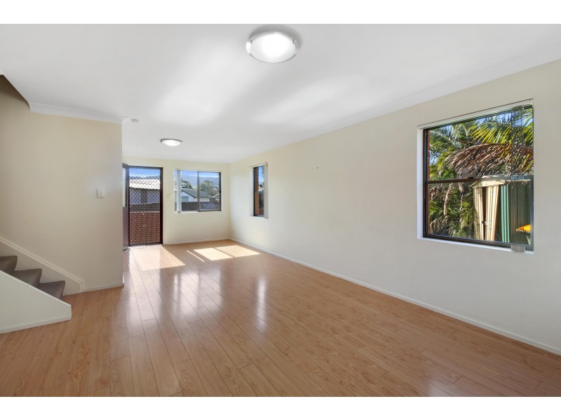 6/96 Central Road, Unanderra NSW 2526