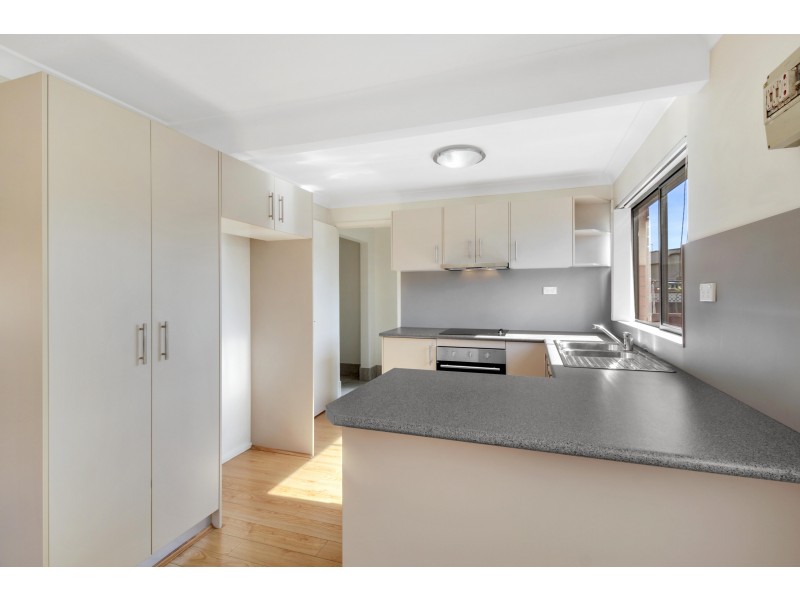 6/96 Central Road, Unanderra NSW 2526