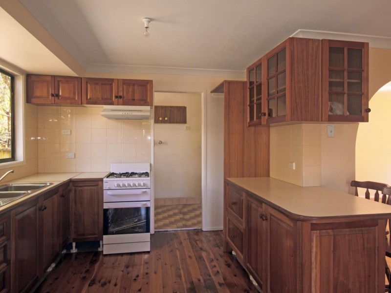 15 Heeterra Place, Cordeaux Heights NSW 2526