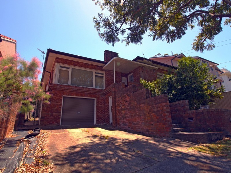 8 Walter Street, Mangerton NSW 2500