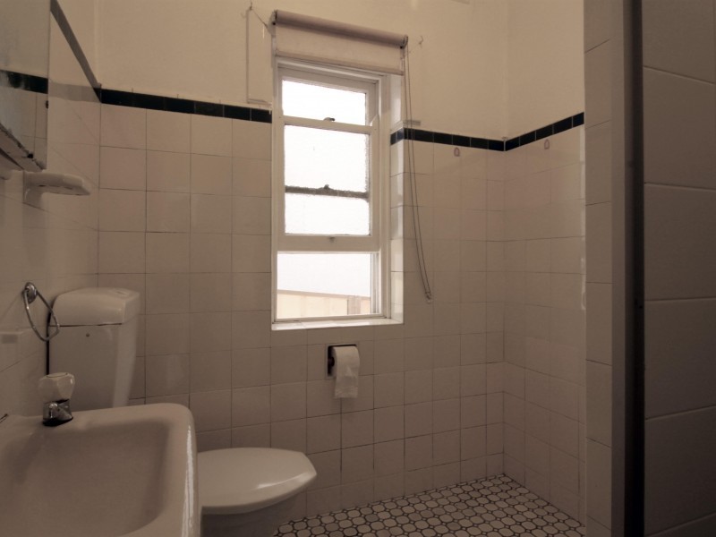 8 Walter Street, Mangerton NSW 2500