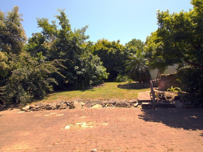 8 Walter Street, Mangerton NSW 2500