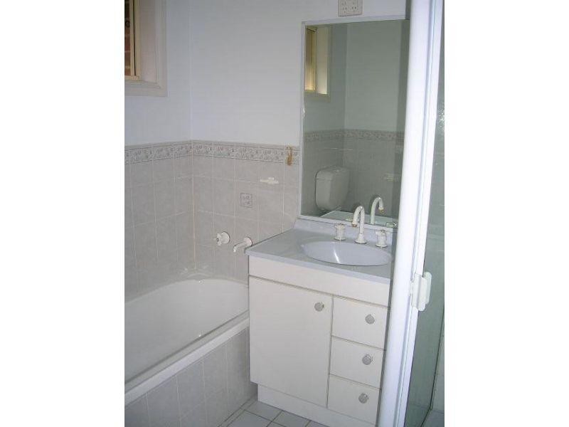 13/2a Jobson Avenue, Mount Ousley NSW 2519