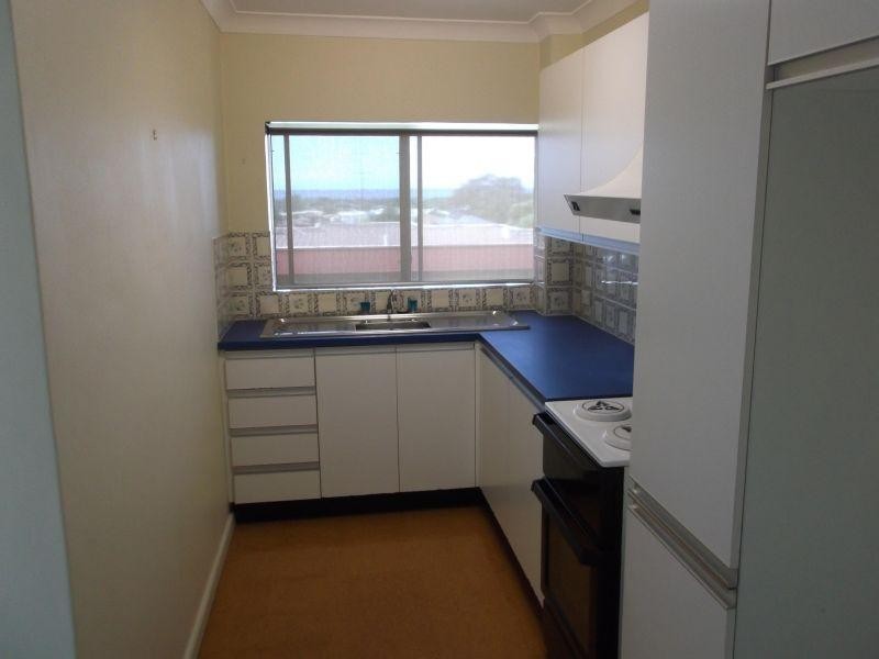 11/8 Myrtle Street, Coniston NSW 2500