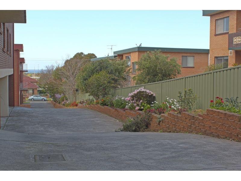 11/8 Myrtle Street, Coniston NSW 2500