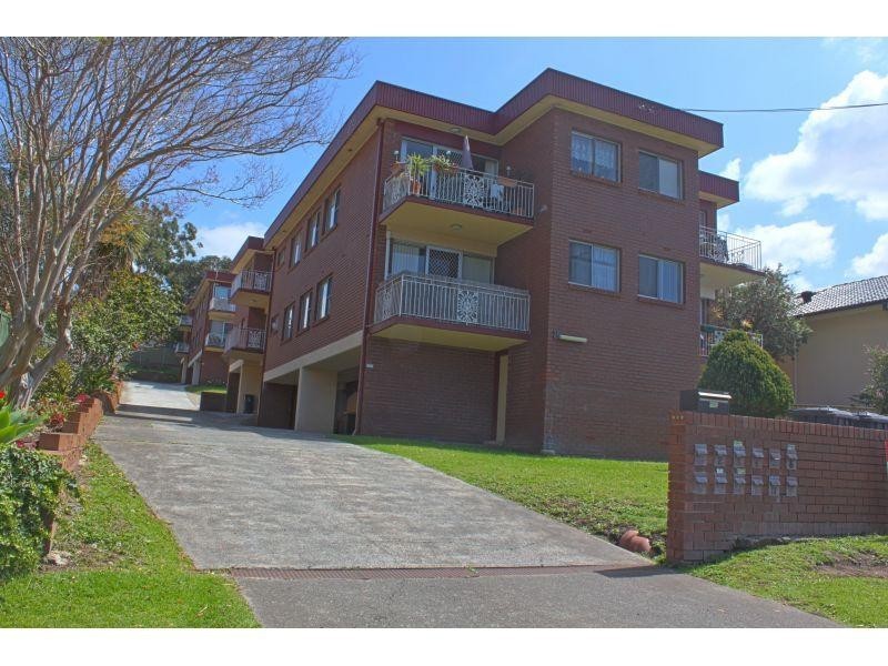 11/8 Myrtle Street, Coniston NSW 2500