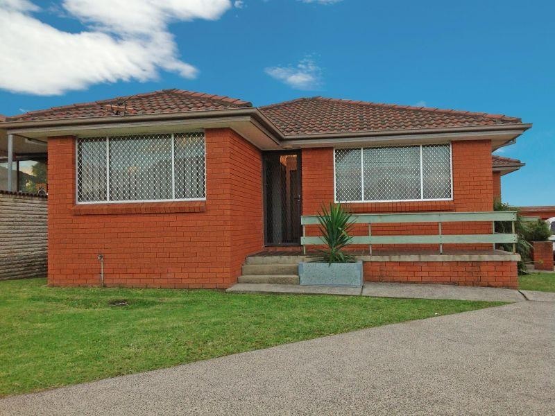 1/8 Cobblers Avenue, Figtree NSW 2525