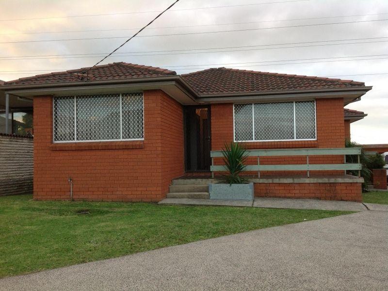 1/8 Cobblers Avenue, Figtree NSW 2525