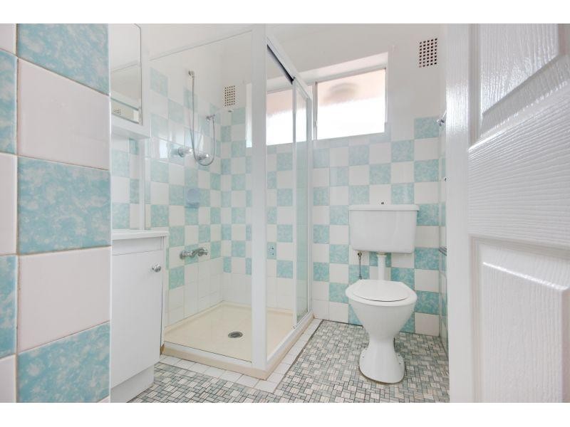 2/1 Cleverdon Crescent, Figtree NSW 2525