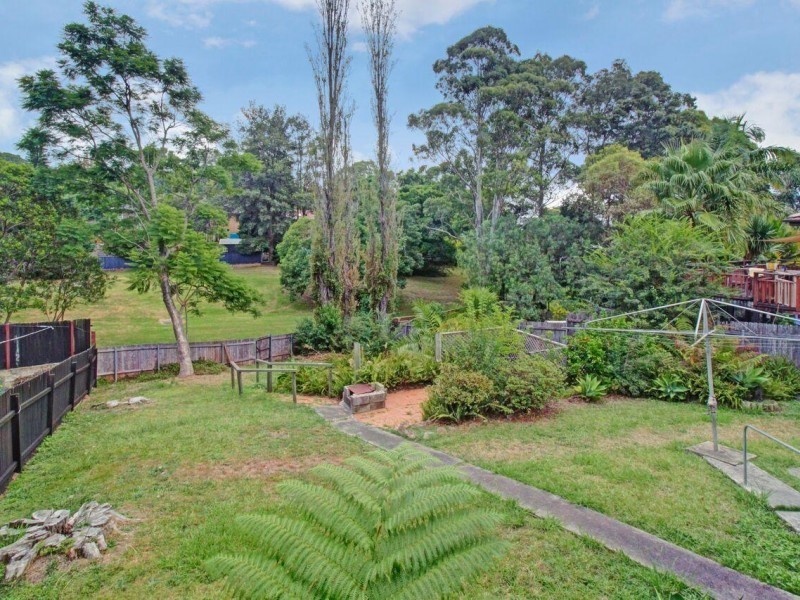 5 St Johns Avenue, Mangerton NSW 2500