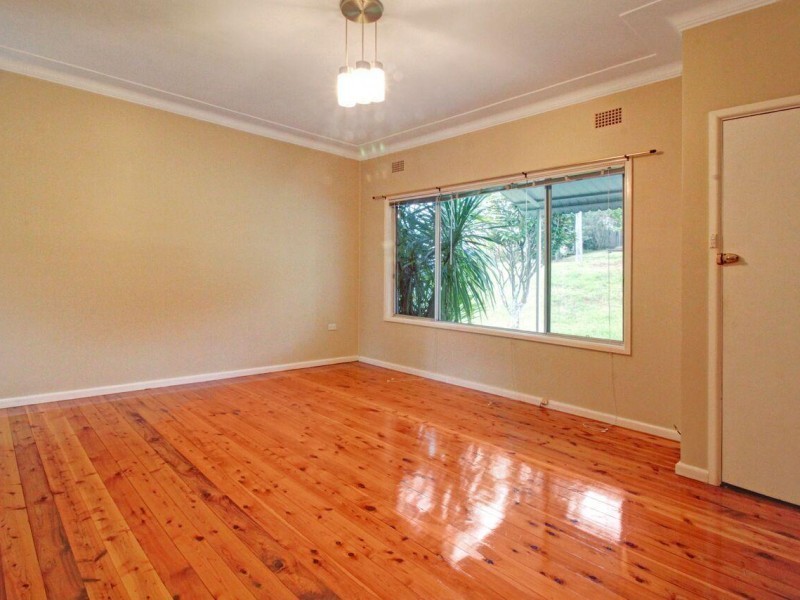 5 St Johns Avenue, Mangerton NSW 2500