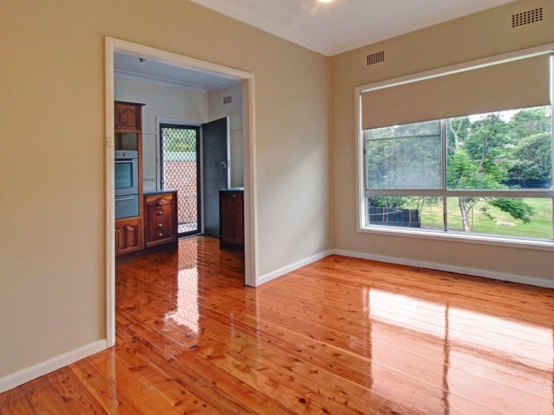 5 St Johns Avenue, Mangerton NSW 2500