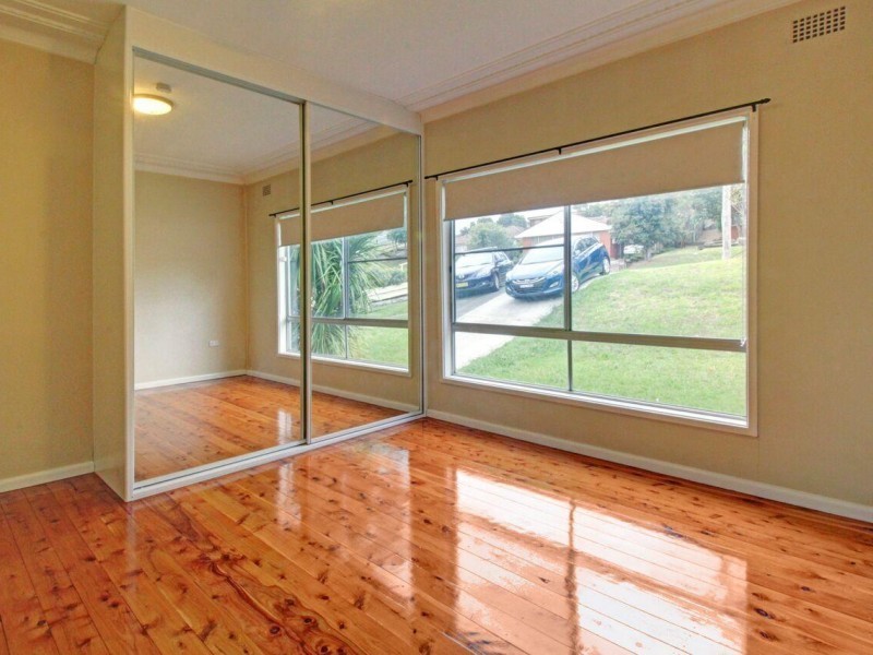 5 St Johns Avenue, Mangerton NSW 2500